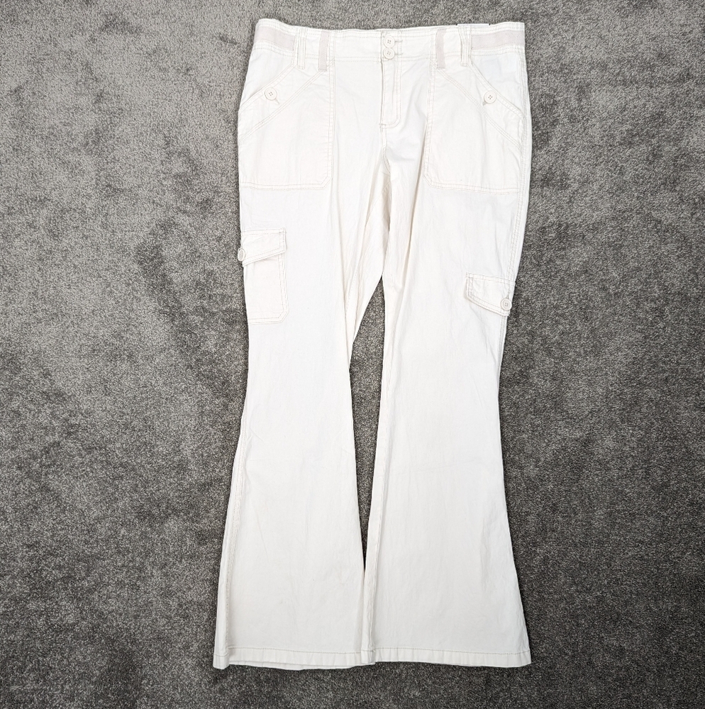 Almost Famous Women's Poplin Flare Cargo Pants Size 13 Ivory Cotton NEW